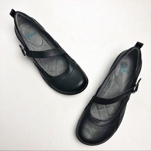 yuu mary jane shoes